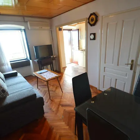 Visnja Apartment Novi Vinodolski